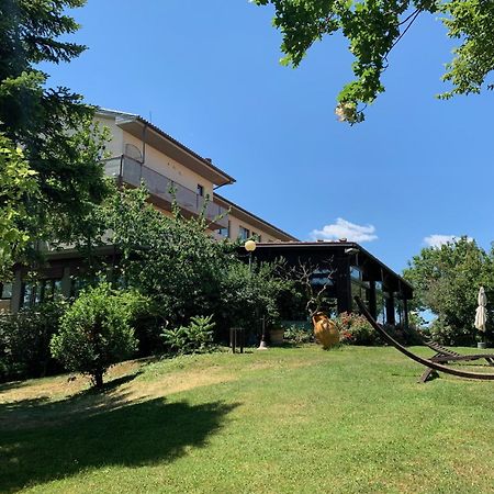 Hotel Tetto Delle Marche - Ristorante Dei Conti Чинголи Экстерьер фото